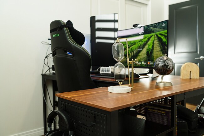 Building Photo - 36351 Elizabeth Ln