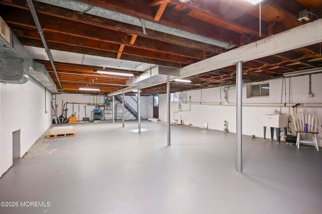 Building Photo - 573 Lloyd Rd