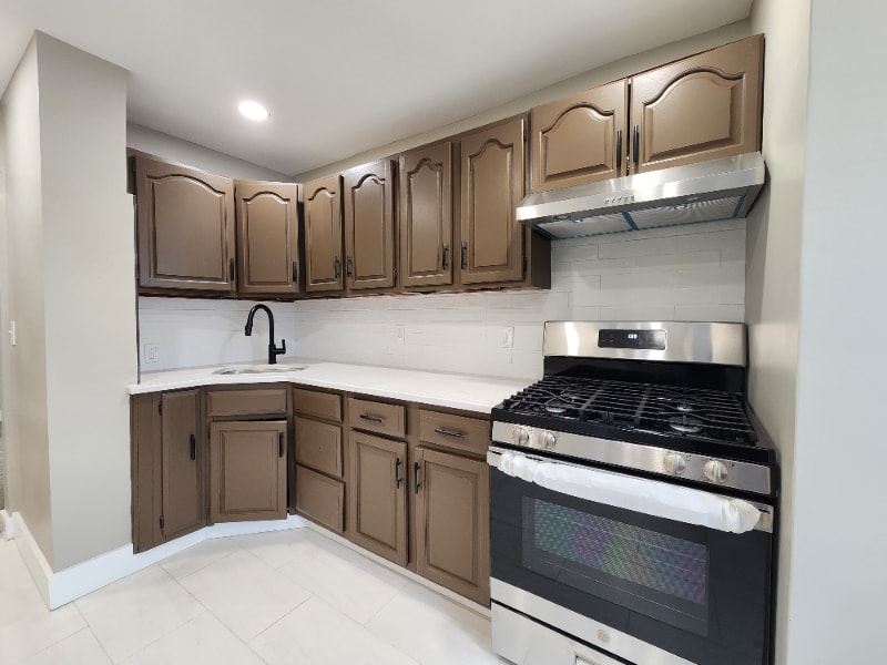 Building Photo - 376 De Wolf Pl