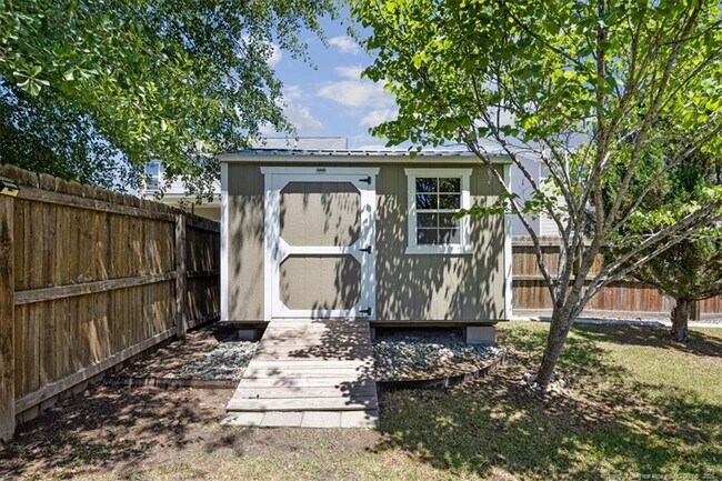 Building Photo - 134 Huzzas Cir