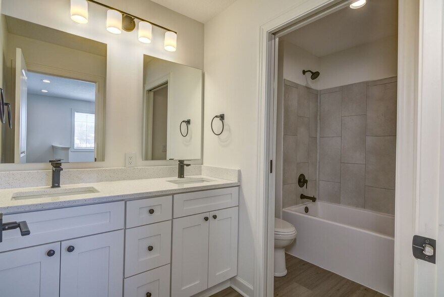 Building Photo - 2550 Dawes Place