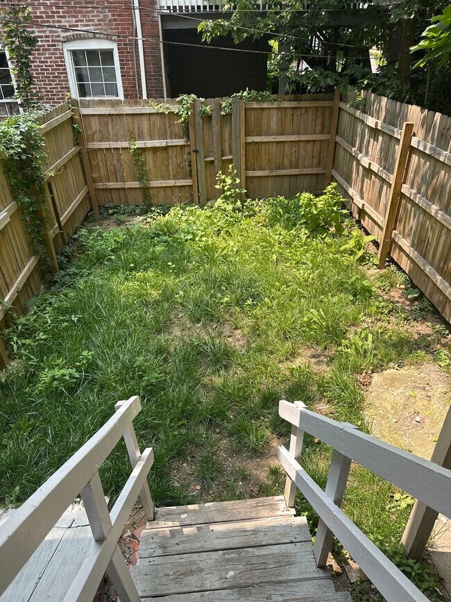 Building Photo - Spacious 4-bedroom uptown Harrisburg