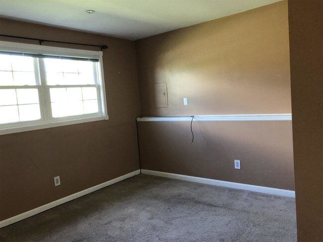 Building Photo - 412 Cherokee Dr