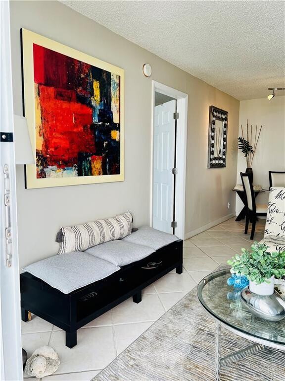 Building Photo - 525 N Ocean Blvd