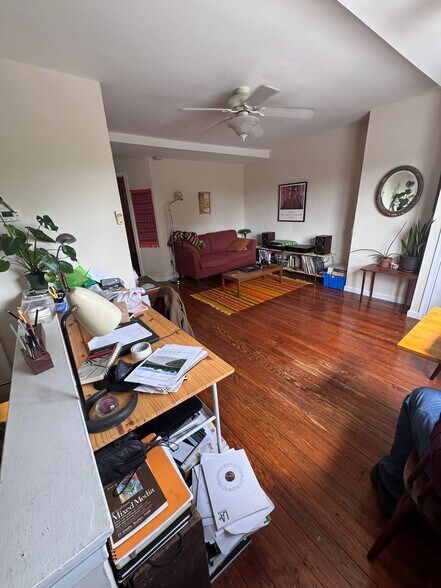 Building Photo - 160 Sumac St