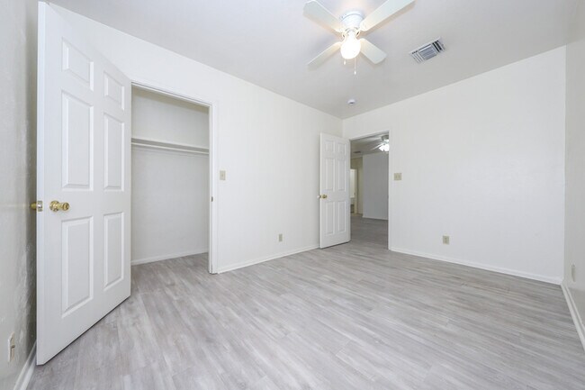 Building Photo - 1014 N 7th Ave