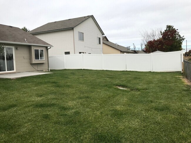 Building Photo - 17938 Monarch Way