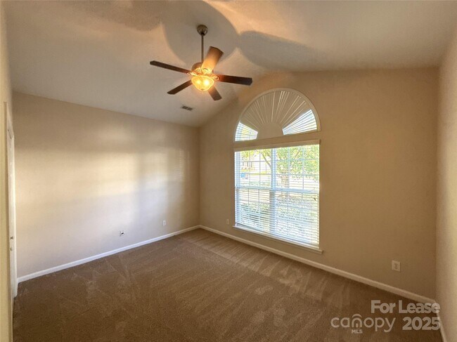 Building Photo - 1697 Lillywood Ln