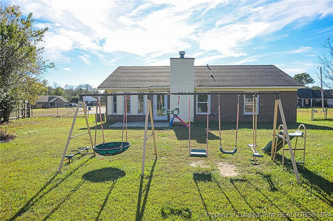 Building Photo - Charming Dovefield Haven: Timeless Appeal ...