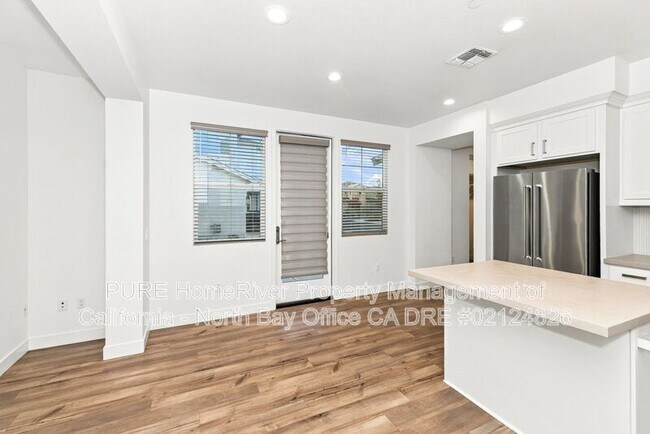Building Photo - 1581 Country Manor Dr