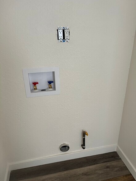 Laundry hookup - 16016 S Harvard Blvd