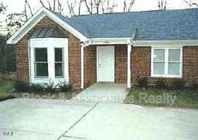Primary Photo - 400 Creekway Dr