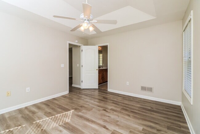 Building Photo - 6980 Pine Shadow Way