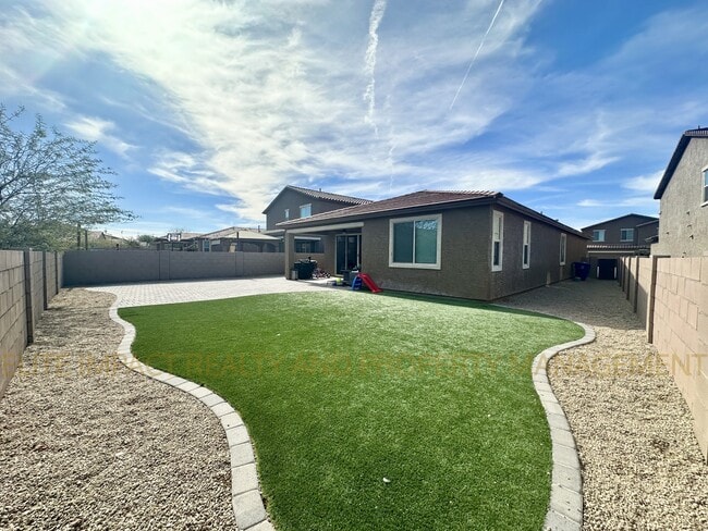 Building Photo - 6715 E Via Arroyo Azul