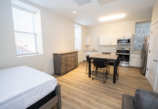 Building Photo - 103 N 1st St