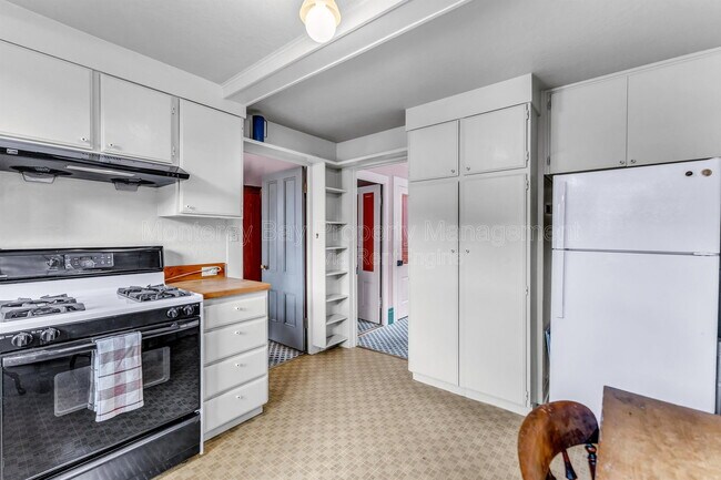 Building Photo - 759 Lighthouse Ave