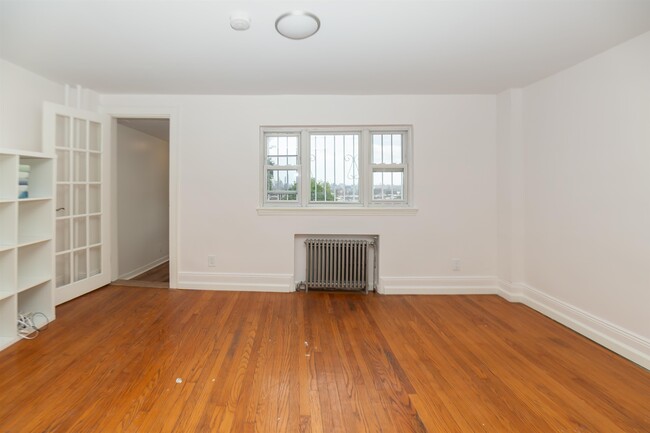Building Photo - 822 Palisade Ave