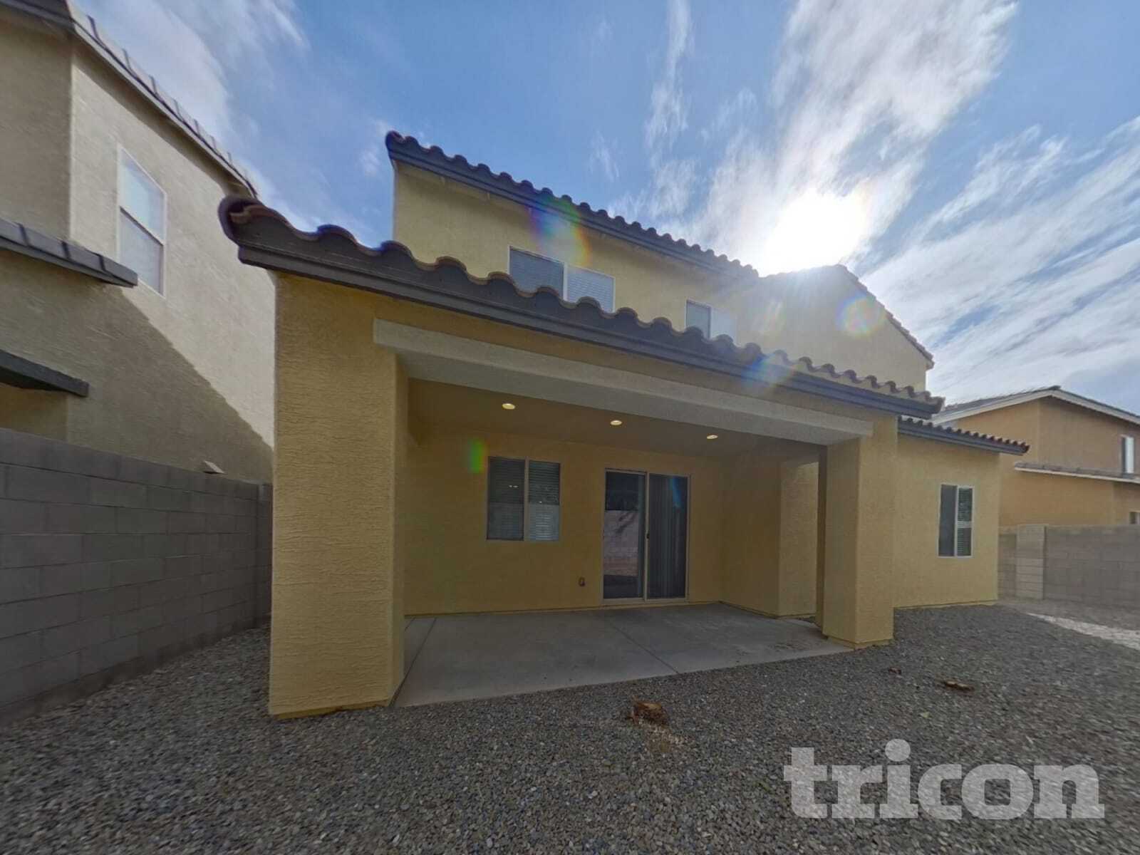 Building Photo - 2638 E Danbury Rd