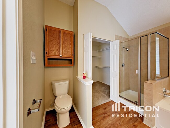 Building Photo - 2545 Clovermeadow Dr