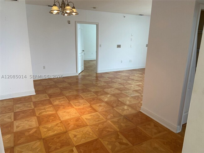 Building Photo - 2550 SW 27th St