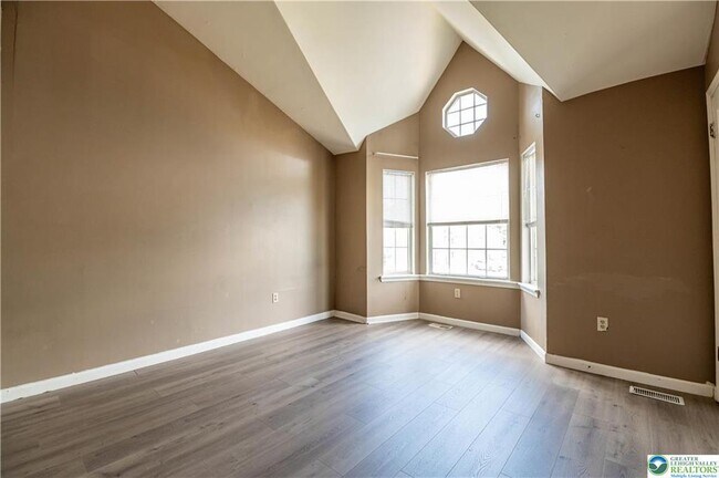 Building Photo - 109 Freedom Ct