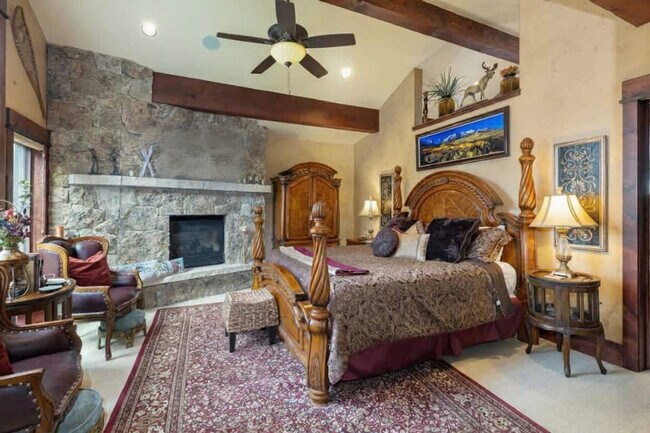 Building Photo - 195 Marks Ln