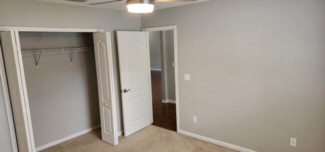 Building Photo - 3051 Tower Oaks Dr