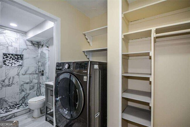 Building Photo - 620 Peachtree St NE