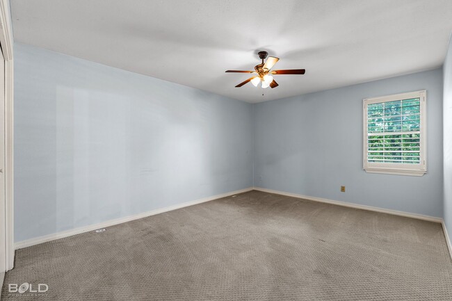 Building Photo - 421 Stratmore Dr