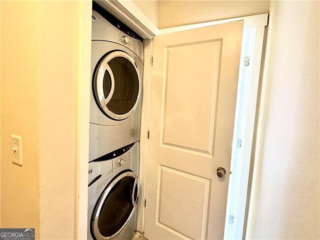 Building Photo - 216 Semel Cir NW