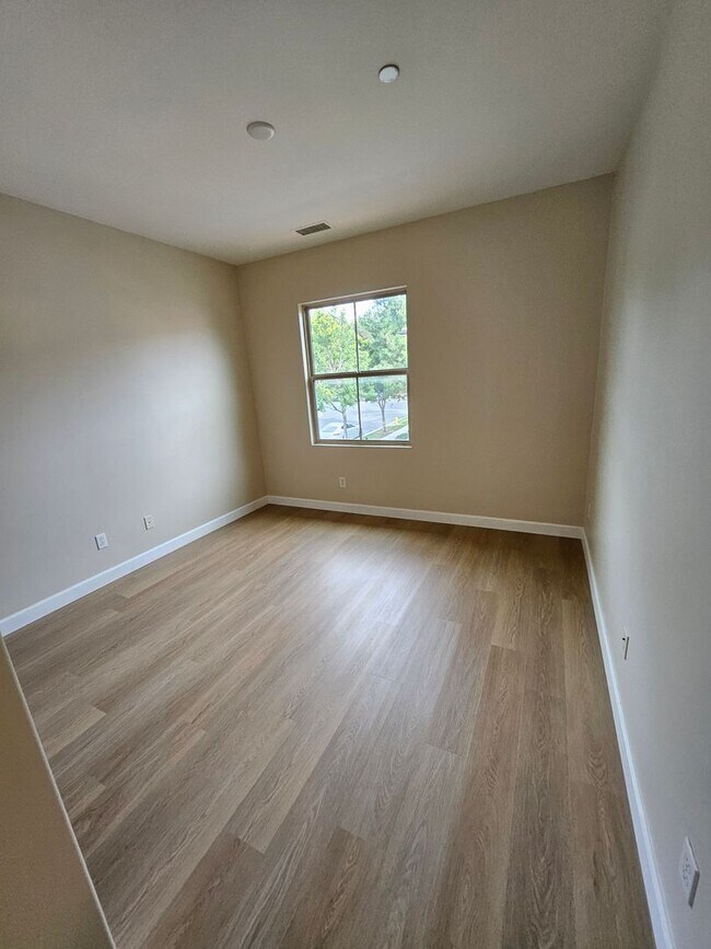 Building Photo - Stonegate detached home!
