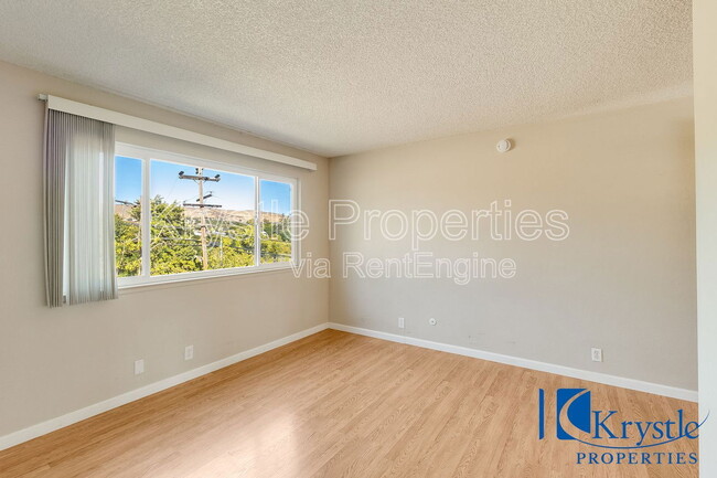 Building Photo - 106 Molina St
