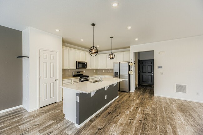 Building Photo - 15765 E Otero Ave