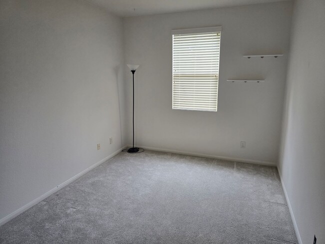 Building Photo - Nicely Updated Three Bedroom Home in Torrey Hills