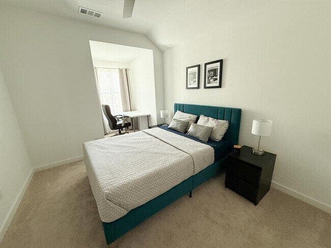 Building Photo - 4418 Hannover Wy