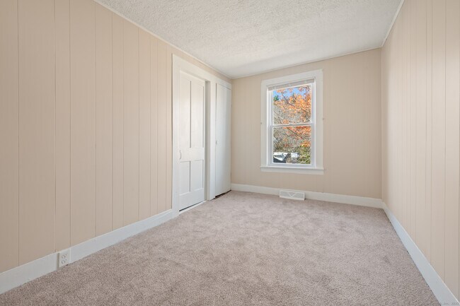 Building Photo - 11 Schwanda Rd