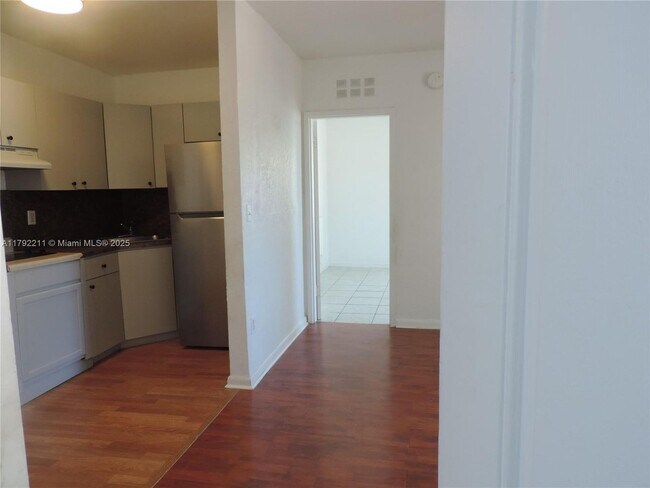 Building Photo - 3615 Thomas Ave