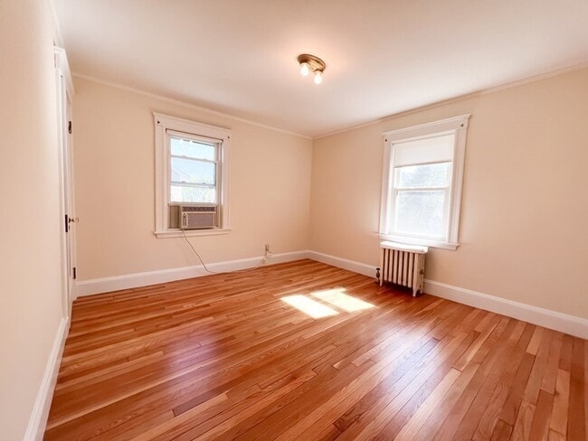 Building Photo - 15 Ledyard St