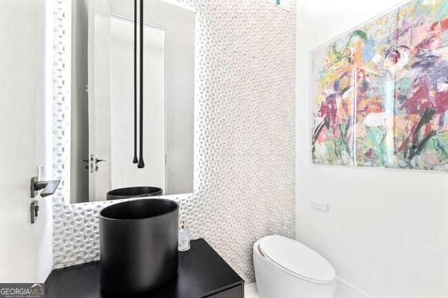 Building Photo - 3600 Lower Roswell Rd