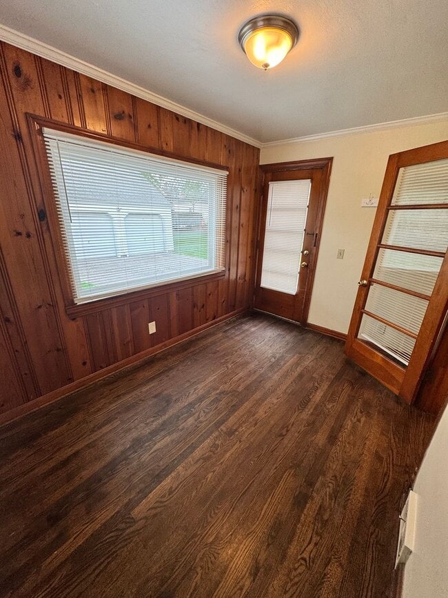 Building Photo - 212 E Kline St