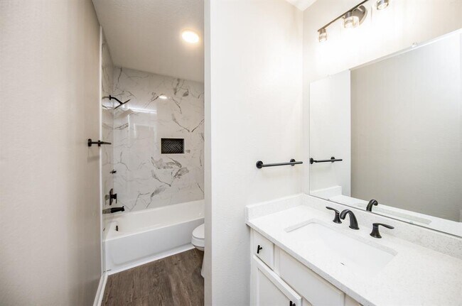 Building Photo - 14011 Cypress Falls Dr