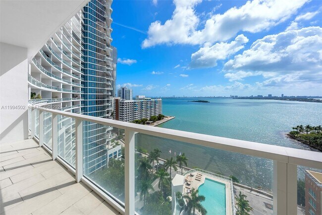 Building Photo - 2020 N Bayshore Dr