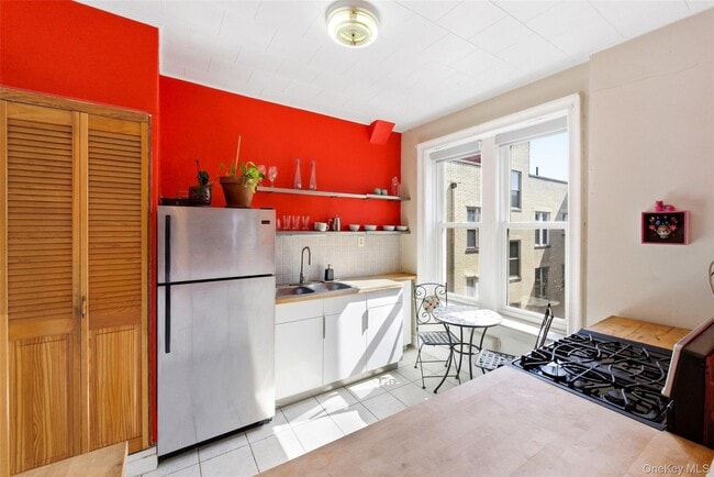 Building Photo - 4006 7th Ave