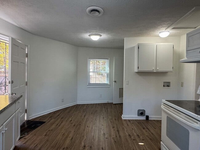 Building Photo - 3000 Courthouse Rd