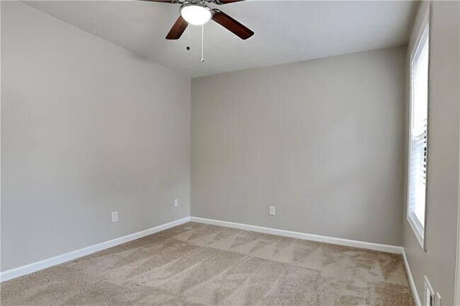 Building Photo - 2861 Hadrian Dr SW