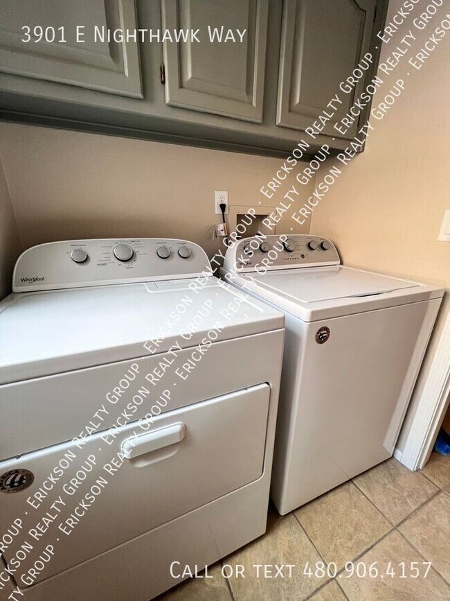 Building Photo - 3901 E Nighthawk Wy