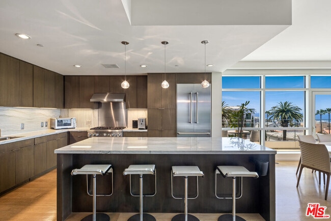 Building Photo - 1705 Ocean Ave