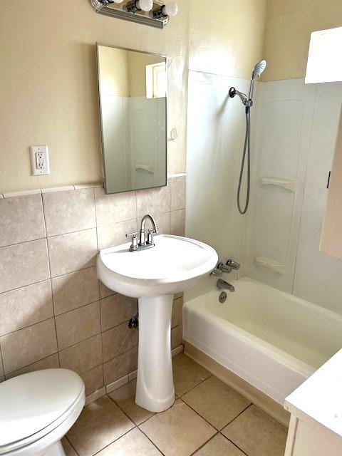 Building Photo - 41285 Johnston Ave