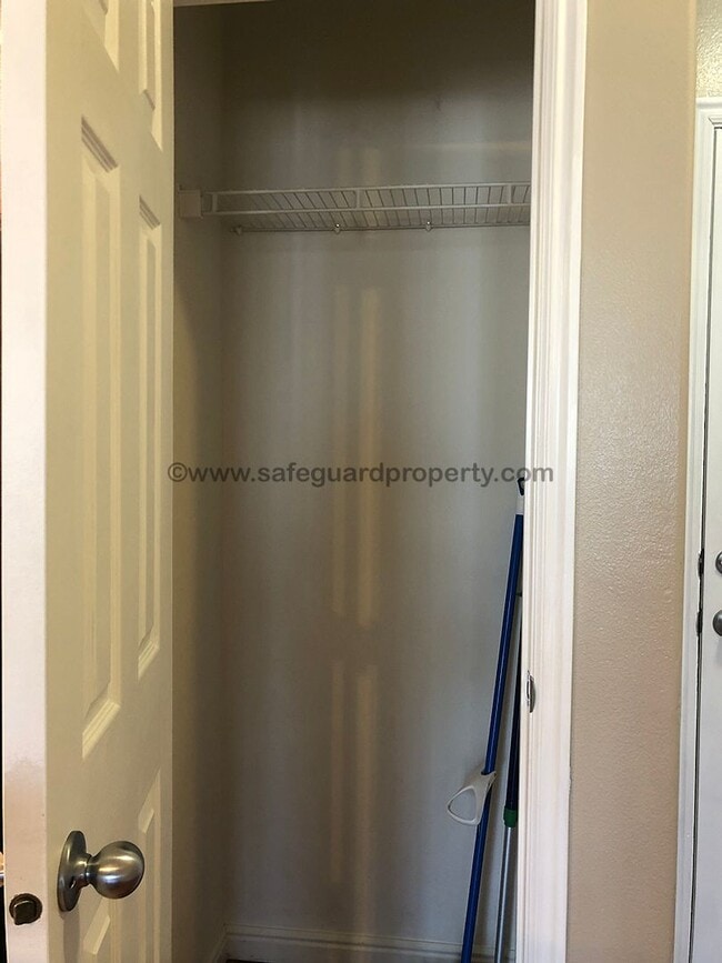 Building Photo - Fabulous 2 Bedroom Condo in Sandy