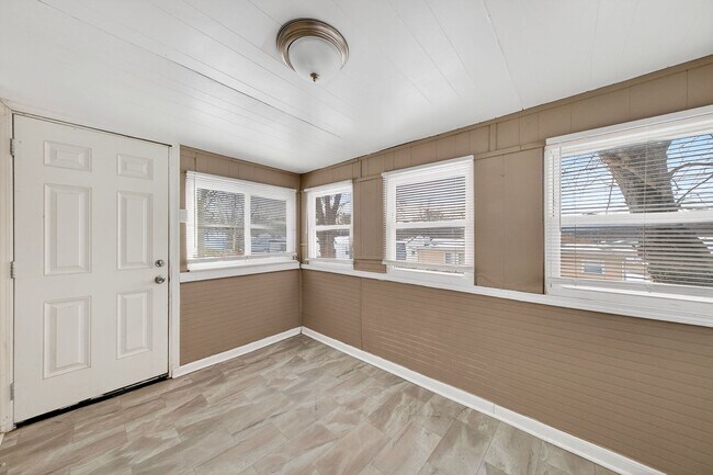 Building Photo - Now Accepting Section 8 – St. Louis, MO 3 bedroom /1 Bath Home in 63137